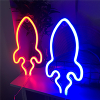 Enseigne au néon en forme de visage d'extraterrestre, décoration murale pour fête de Noël, lampe de nuit pour la maison, chambre d'enfant, décoration artistique