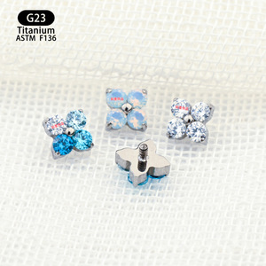 Boucles d'oreilles clous en titane F136 avec zircon, motif trèfle à quatre feuilles, forme fleur, 4 mm, bijoux de piercing - Product Image 3