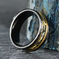 Bague en tungstène martelé 8 mm pour homme, avec bande en météorite et feuille d'or, bagues de mariage, bijoux pour homme - Vente en gros Gentdes Jewelry