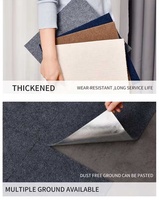 Dalles de moquette carrées autocollantes antidérapantes 30x30cm en matériau écologique pour usage commercial, idéales pour bureaux et hôtels