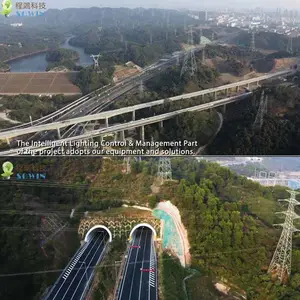 Shen Zhenは、新しく作成されたトンネルグループと外輪道路の高速道路全体にインテリジェント照明ソリューションを採用しました。