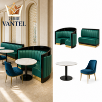Ensemble de mobilier de luxe pour hôtels et restaurants : banquette incurvée sur mesure, table et chaises pour projets hôteliers
