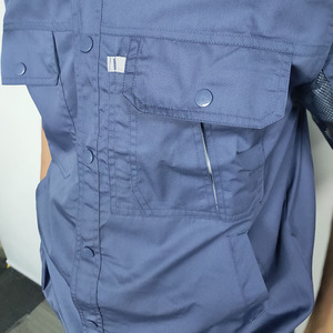 La Fábrica Zixi de Shanghái fabrica varios tipos de ropa de trabajo, uniformes de ingeniería para hombres, uniformes de mecánica automotriz, y ropa de trabajo de manga corta. - Product Image 4