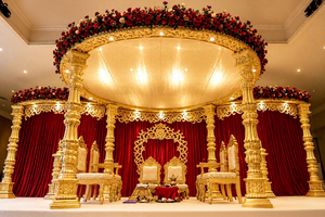 Mandap de Boda Manavarai Blanco de Última Generación, Escenario Tallado en Fibra Premium, Estilo Templo Tradicional con Cúpula Tallada con Lotos - Product Image 3