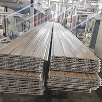 Panel Plafon PVC Laminasi Empat Gelombang Motif Kayu Langsung dari Pabrik untuk Proyek Dekorasi Interior