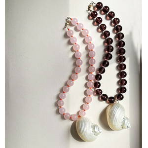 Alla moda grandi <span class=keywords><strong>perline</strong></span> naturali grande conchiglia ciondolo rosa collana di <span class=keywords><strong>perline</strong></span> Non appannate gioielli in acciaio inox per le donne da <span class=keywords><strong>uomo</strong></span> - Product Image 2