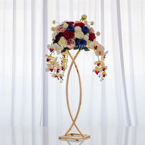 Candelabro de metal dorado con forma de flor, soporte para velas de pilar, candelabro para fiestas, centro de mesa para decoración de bodas - Product Image 1
