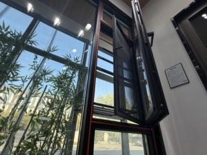 Cửa sổ nhôm màu tùy chỉnh với thanh an toàn có thể tháo rời dễ dàng thiết kế bảo trì cho căn hộ - Product Image 4