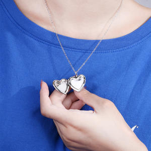 Pendentif en forme de cœur arc-en-ciel GT avec boîte à <span class=keywords><strong>photos</strong></span> Collier pour amie de couple - Product Image 5