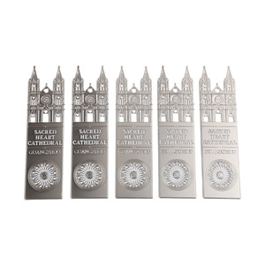 Marque-page personnalisé en acier inoxydable, motif Cœur Sacré, architecture de la Cathédrale, souvenir touristique, cadeau de musée, découpé au laser - Product Image 1