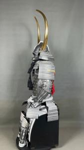 ชุดเกราะซามูไรหนังแท้ทำมือ ของแท้ สำหรับผู้ใหญ่ทุกเพศ มีสินค้าในสต็อก ผลิตจากโรงงานโดยตรงจากซานตง สำหรับใช้ในภาพยนตร์และละครโทรทัศน์ - Product Image 2