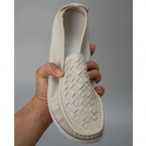 Mocassins beiges en cuir véritable à enfiler, respirants, avec semelle extérieure en caoutchouc, semelle intermédiaire, toutes saisons, chaussures décontractées, doublure en maille à boucle à l'arrière - Product Image 4