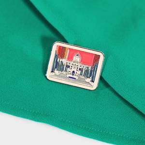 เข็มกลัดโลหะแบบกำหนดเอง ป้ายติดเสื้อ ป้ายปักลายโรงเรียน โรงงานผลิตเข็มกลัดเคลือบแบบเคลือบเงา - Product Image 1