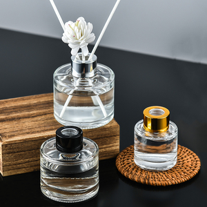 סיטונאי יוקרה סיטונאי פזר בקבוקי זכוכית מרוקים קוסמטיים ריקים אריזת כובע שחור זהב - Product Image 2