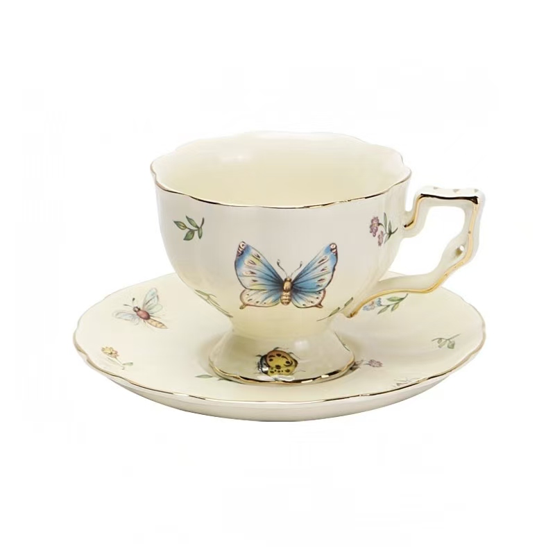 Ensemble de tasses papillon blanc crème