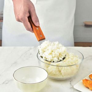 Cuchara de arroz de acero inoxidable con mango de madera, la más vendida en Asia, cuchara de cocina de mango corto para servir sopa y arroz en buffet - Product Image 6