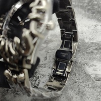 Montre à quartz rétro gothique du millénaire, cadran à aiguilles en alliage, style européen et américain, charme tendance, acier inoxydable, verre 22 mm, pour homme