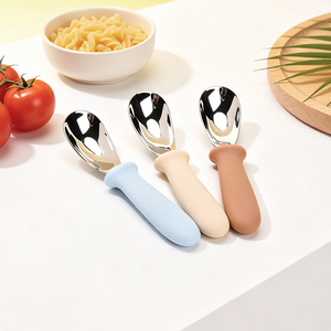 Juego de alimentación ecológico de acero inoxidable para bebés con utensilios de silicona, cuchara portátil para niños pequeños que aprenden a comer - Product Image 1