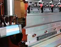 Presse plieuse CNC servo-électrique industrielle compacte de 60 tonnes pour tôles