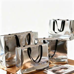 Sacs en <span class=keywords><strong>papier</strong></span> shopping argentés métallisés brillants, base renforcée et carton épais, sacs cadeaux de luxe pour cosmétiques et vêtements - Product Image 6