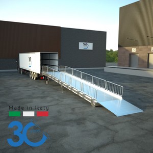 Niveleur de quai ultra-résistant - TM PEDANE-KING120-2200MM Passage de 12 m - Manuel - 8 tonnes - Alliage d'aluminium - Acier galvanisé - 2500 kg - Product Image 1