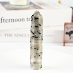Tour de cristal naturel en gros : Pointe de quartz tourmaline noire, pierre précieuse en vrac pour l'artisanat et la décoration intérieure - Product Image 3