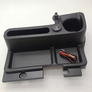 Consola de Apoyabrazos para Auto con Caja de Almacenamiento, Portavasos y Carga USB para Toyota Land Cruiser LC70 76 78 79 - Product Image 2