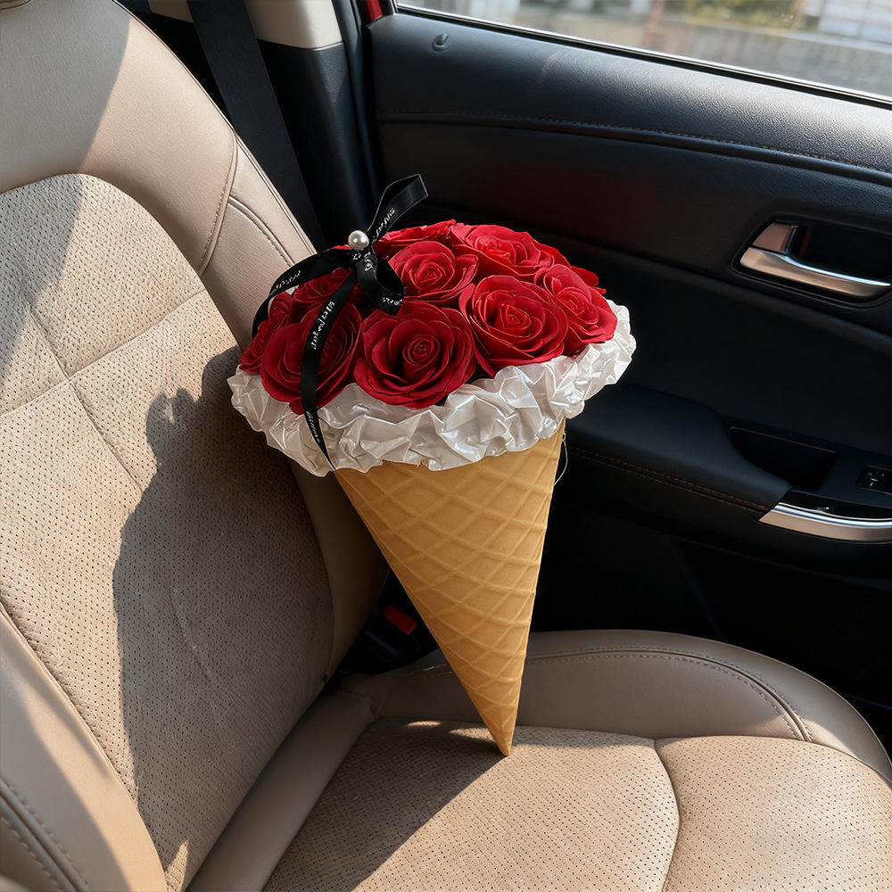 กรวยดอกกุหลาบสีแดงสด