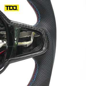 Volant en fibre de carbone LED véritable TDD compatible avec BMW CS LCL - Product Image 2