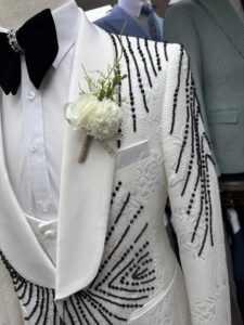 Traje de Tres Piezas Blanco Elegante de Talla Grande, Perfectamente Confeccionado <span class=keywords><strong>para</strong></span> <span class=keywords><strong>Hombres</strong></span>, <span class=keywords><strong>para</strong></span> Bodas, Fiestas y Reuniones Formales de Alto Nivel - Product Image 2