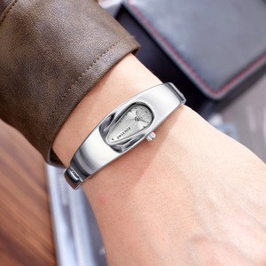Retro nuovo Design personalizzato quadrante a forma di goccia d'acqua uomo donna guarda Vintage argento acciaio cintura orologi al quarzo di lusso - Product Image 5