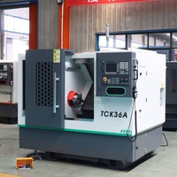 Tour CNC TCK36A certifié ISO9001 avec outils motorisés, tourelle multi-stations et accessoires de tournage CNC