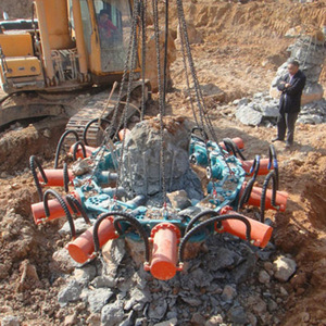 Equipo Hidráulico para Demolición de Hormigón y Extracción de Pilotes con Sistema de Bomba, Color Naranja - Product Image 1