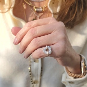 Bague en moissanite en promotion, argent 925, bijoux élégants et tendance pour femme, service de fabrication sur mesure disponible au meilleur prix - Product Image 4