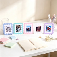 Bingkai Foto Mini ABS 3D Kreatif Bentuk Alien Bergelombang 3 Inci Warna Macaron untuk Pajangan Kamar Tidur