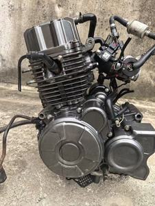 Motore Usato Originale Qianjiang <span class=keywords><strong>Benelli</strong></span> TNT150 Little Beast 150cc, 4 Tempi, 2 Cilindri, Raffreddato ad Acqua, Accensione CDI - Product Image 4