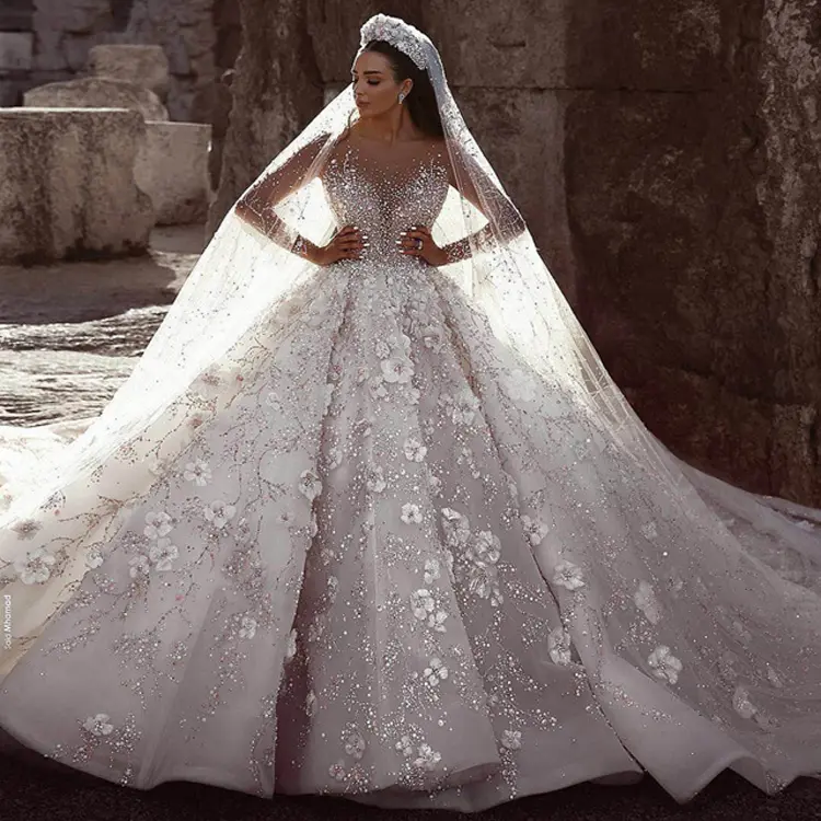 Robe de mariée de luxe en cristal, robe de bal à longue queue de fabricant chinois pour femmes