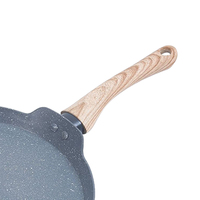 Vente en gros de poêle à frire antiadhésive en aluminium durable et facile à nettoyer avec long manche