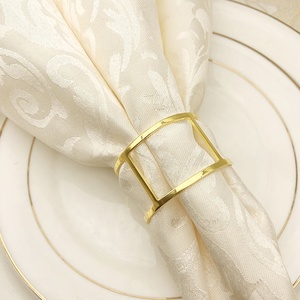 Anneaux <span class=keywords><strong>de</strong></span> <span class=keywords><strong>serviette</strong></span> ronds en métal doré <span class=keywords><strong>pour</strong></span> décorations <span class=keywords><strong>de</strong></span> <span class=keywords><strong>table</strong></span> - Product Image 3