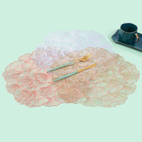 Napperons de table décoratifs ajourés en vinyle PVC doré métallisé à motif floral pour les fêtes et les réceptions de mariage