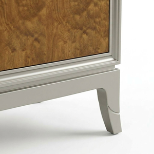 Coffre en bois massif sur mesure de qualité supérieure |   Commode haute en noyer naturel avec 5 tiroirs et poignées dorées pour chambre, hôtel, appartement - Product Image 6