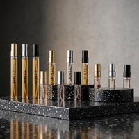Vente en gros de flacons de parfum portables de 2 ml, 3 ml, 5 ml, 10 ml, rechargeables, mini flacons d'échantillon de parfum en verre avec boîte en carton personnalisée