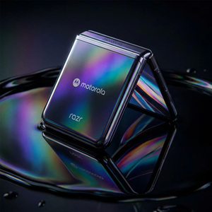 Téléphone pliable à double écran débloqué Razr 40 Ultra 5G, 6,9 pouces, 2640x1080, 144 Hz OLED, Qualcomm Snapdragon 8+ Gen <span class=keywords><strong>1</strong></span>, 8 Go de RAM, <span class=keywords><strong>US</strong></span>, 99 % neuf - Product Image 2