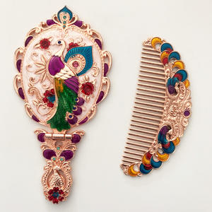 <span class=keywords><strong>Espejo</strong></span> cosmético plegable de Metal Retro europeo, Mini juego de regalo Rectangular portátil de doble cara para mujer, <span class=keywords><strong>espejo</strong></span> de maquillaje - Product Image 3