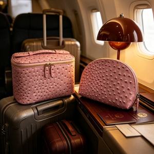 Juego de Bolsas de Maquillaje 2 en 1 de Piel Sintética con Textura de Avestruz, Color Rosa, de Lujo, para Viaje, Cosméticos y Artículos de Aseo, para Mujer - Product Image 2