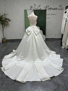 Robe de mariée longue élégante et luxueuse en satin, style princesse, coupe A, pour femmes, robe de mariée blanche de rêve avec dos en V profond et nœud - Product Image 4