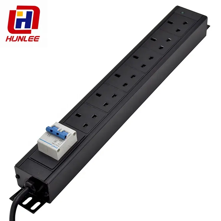 UK 19นิ้ว Rack Mount 6 Way PDU ซ็อกเก็ตกับเบรกเกอร์