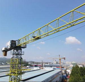Grúa <span class=keywords><strong>torre</strong></span> en topless con radio de trabajo de 70M con patas incrustadas Grúa <span class=keywords><strong>Torre</strong></span> espacial de operación grande para Proyecto de erección - Product Image 4