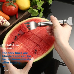 Coupe-pastèque et fourchette – Coupe-melon en acier inoxydable, outil de service pour fruits – Tranchez, soulevez et mangez la pastèque en une seule action – Ki - Product Image 4