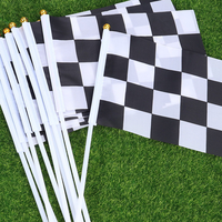 Drapeau de course à carreaux noir et blanc pour arbitre de course, signalisation idéale pour la ligne d'arrivée